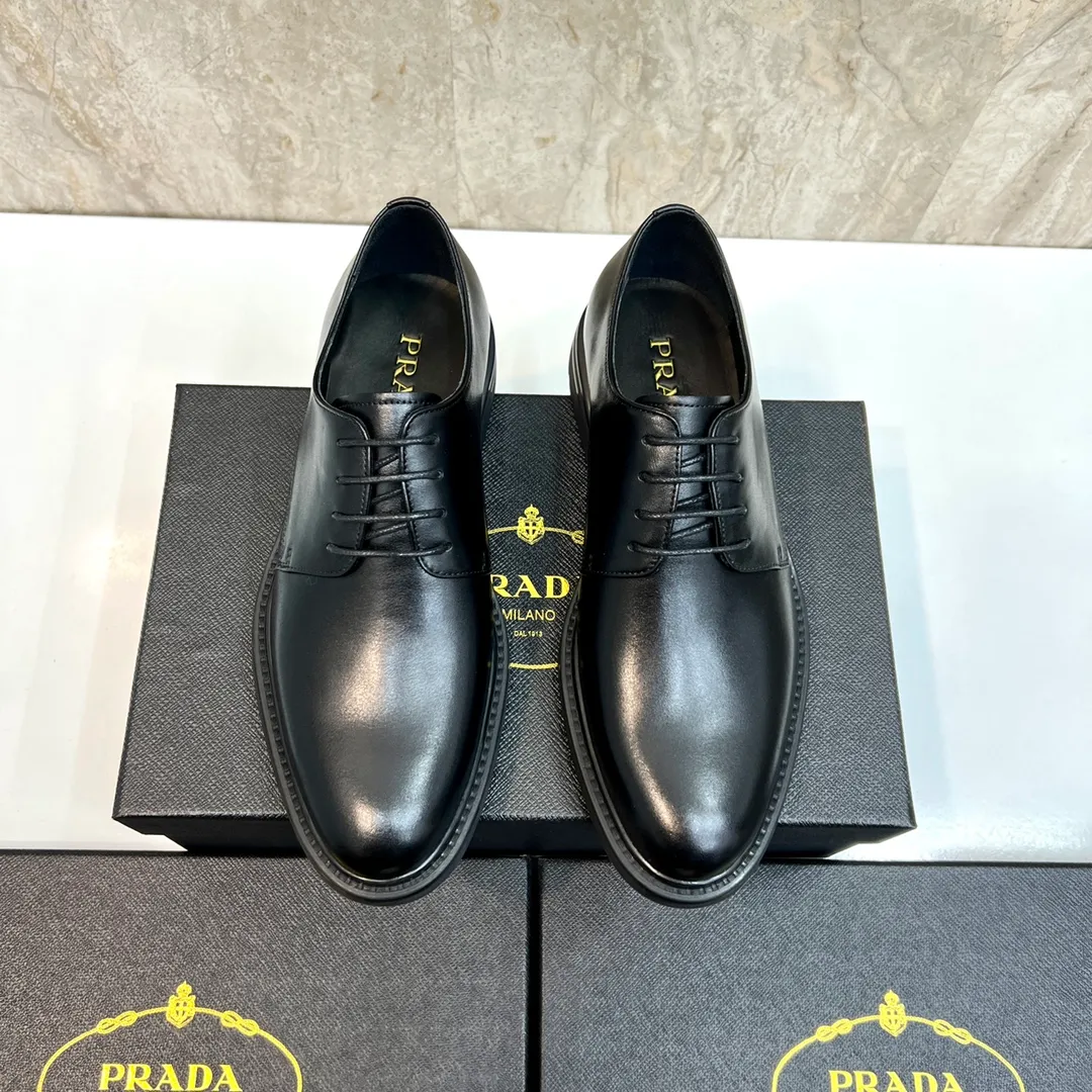 Original order quality: P580 Brand: PRADA (Prada) Standard code: Men's size 38/44 (45 can be customized) Grade: Same style as the official website High-quality men's shoes Material: Original cowhide Water-dyed cowhide lining Rubber outsole Style categories: Men's fashionable formal leather shoes Slip-on men's shoes series Young fashion European and American trends British style Top luxury Color: Actual picture
